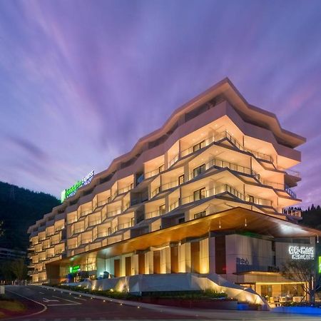 Holiday Inn Express Qiliping By Ihg Emeishan Exterior photo