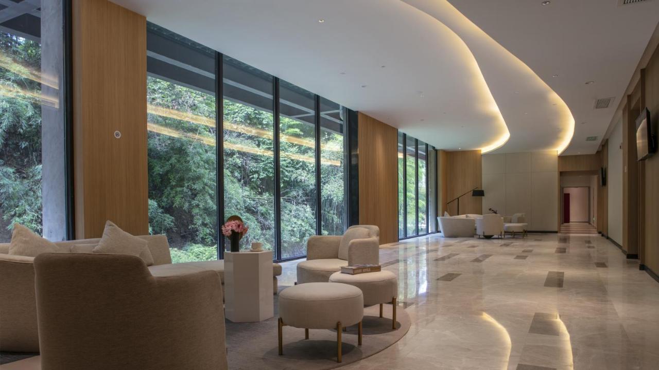Holiday Inn Express Qiliping By Ihg Emeishan Exterior photo