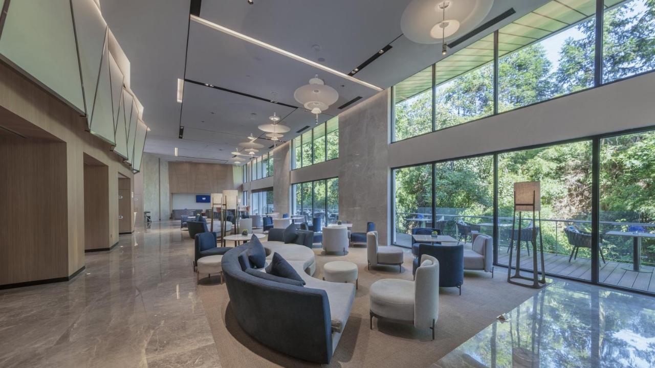 Holiday Inn Express Qiliping By Ihg Emeishan Exterior photo