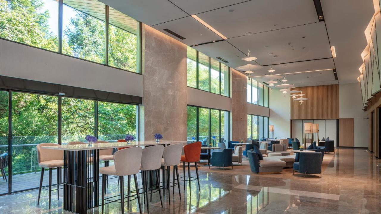 Holiday Inn Express Qiliping By Ihg Emeishan Exterior photo